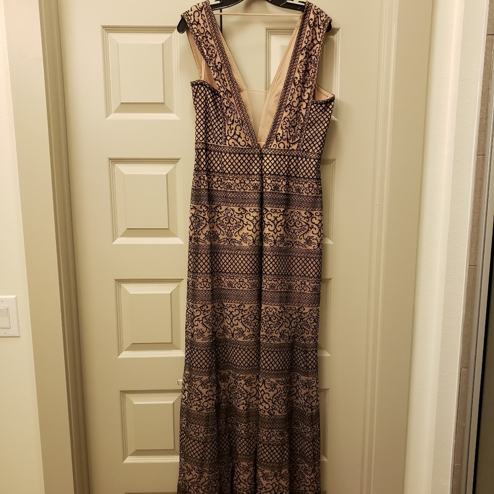 Gown - Picture 3 of 5